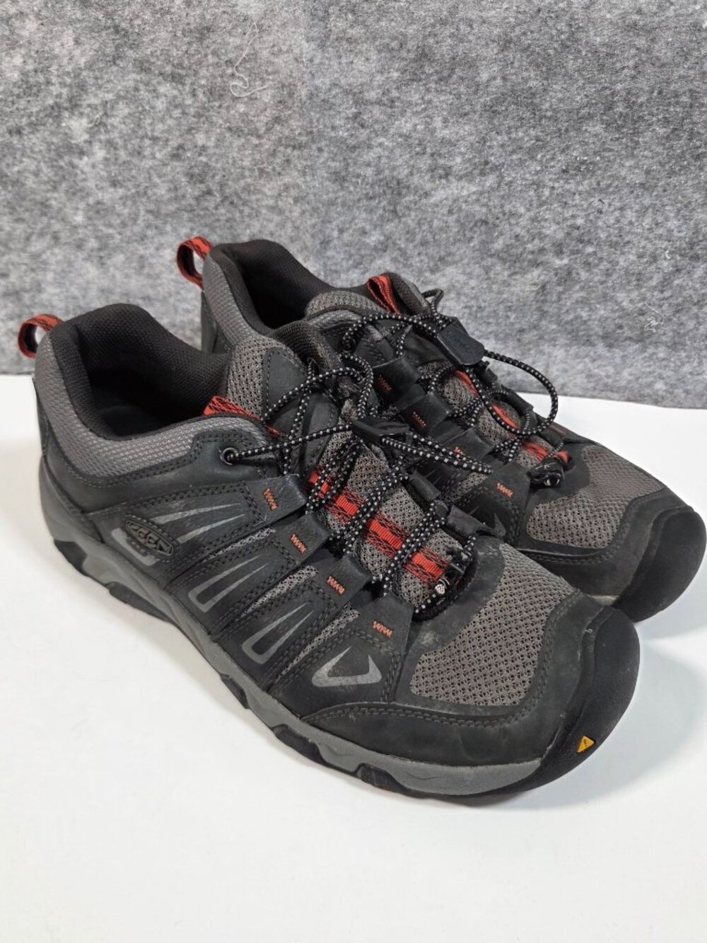 KEEN Hiking Shoes Men’s Size 10 Black Gray Red Trail Gorpcore Outdoor Sneakers